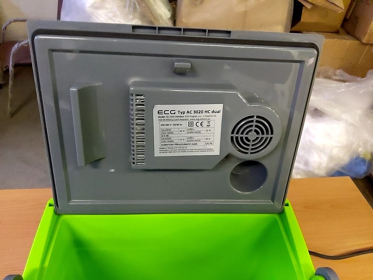 Chladící box do auta ECG AC 302 HC Dual