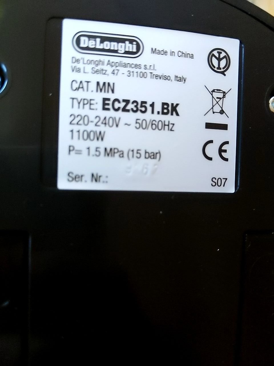 Pákový kávovar DeLonghi Scultura (ECZ351.BK)