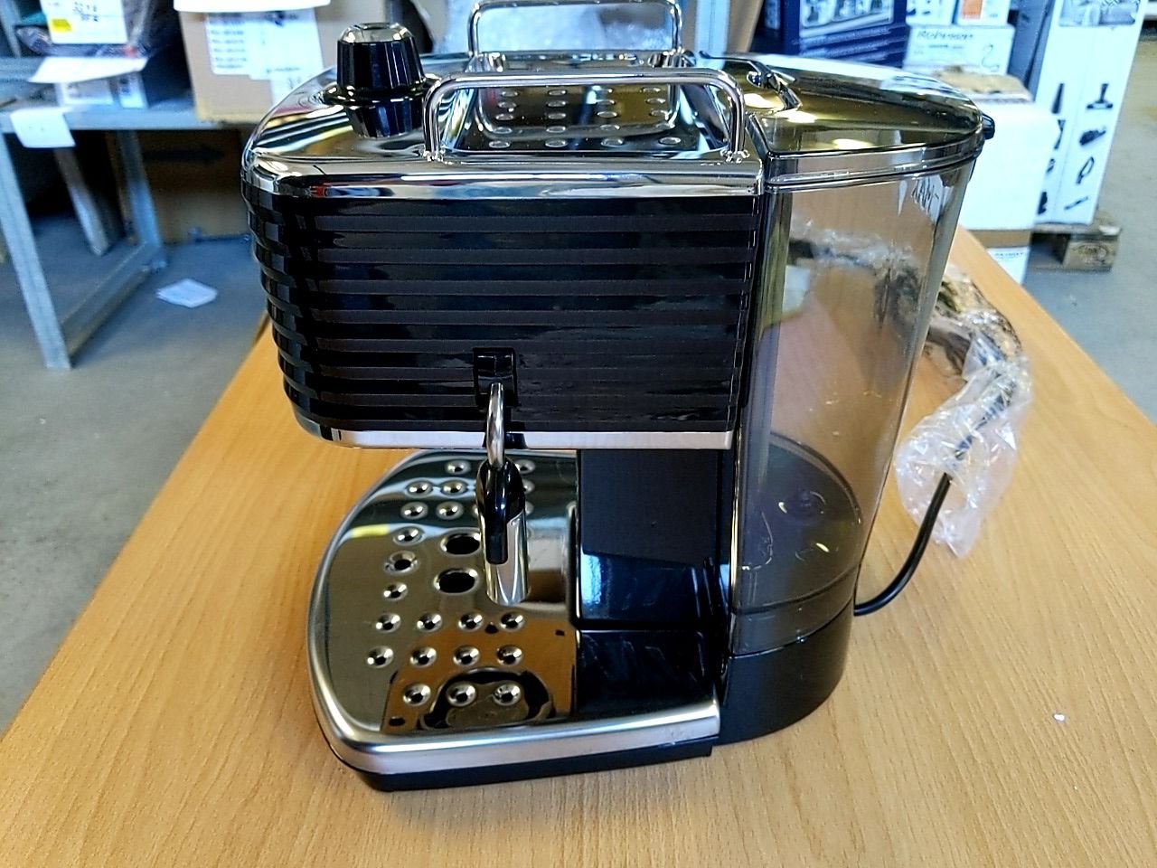 Pákový kávovar DeLonghi Scultura (ECZ351.BK)