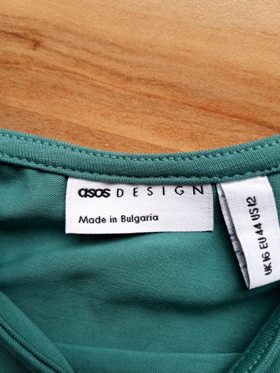 Sportovní podprsenka Asos Velikost 44 EUR