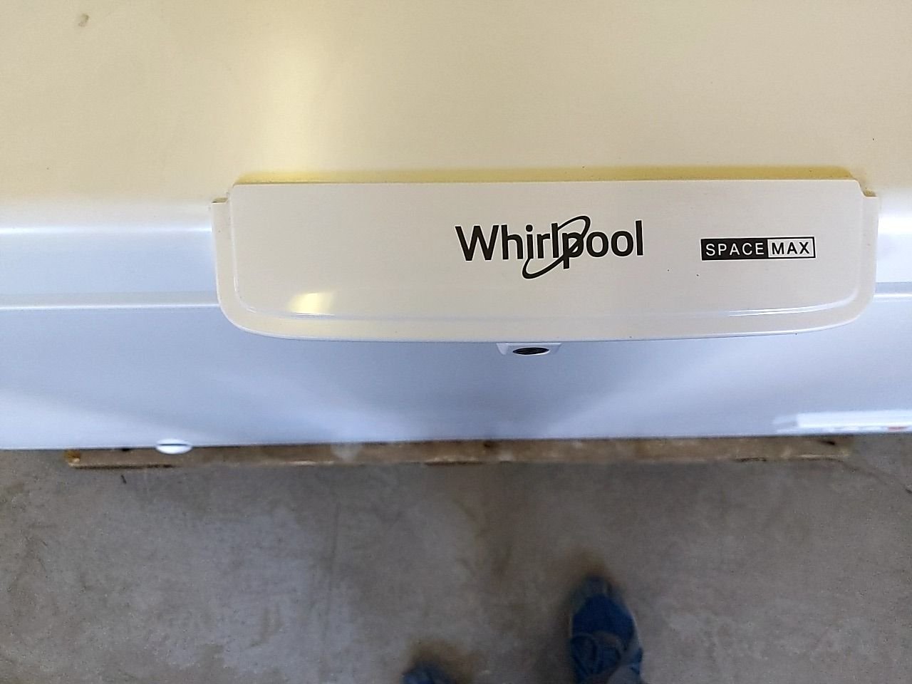 Pultový mrazák Whirlpool WHM4611