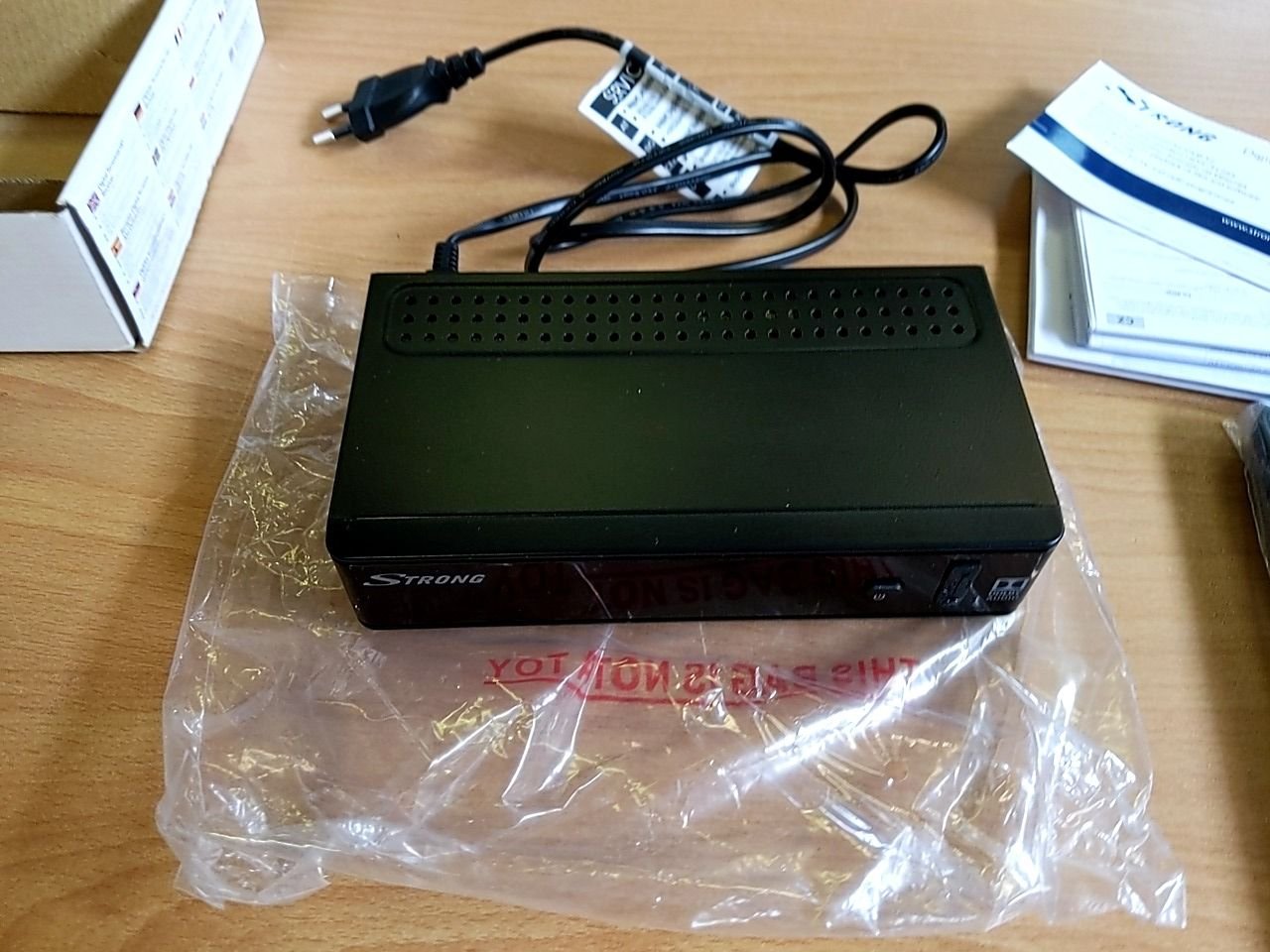 Set-top box Strong SRT-8211