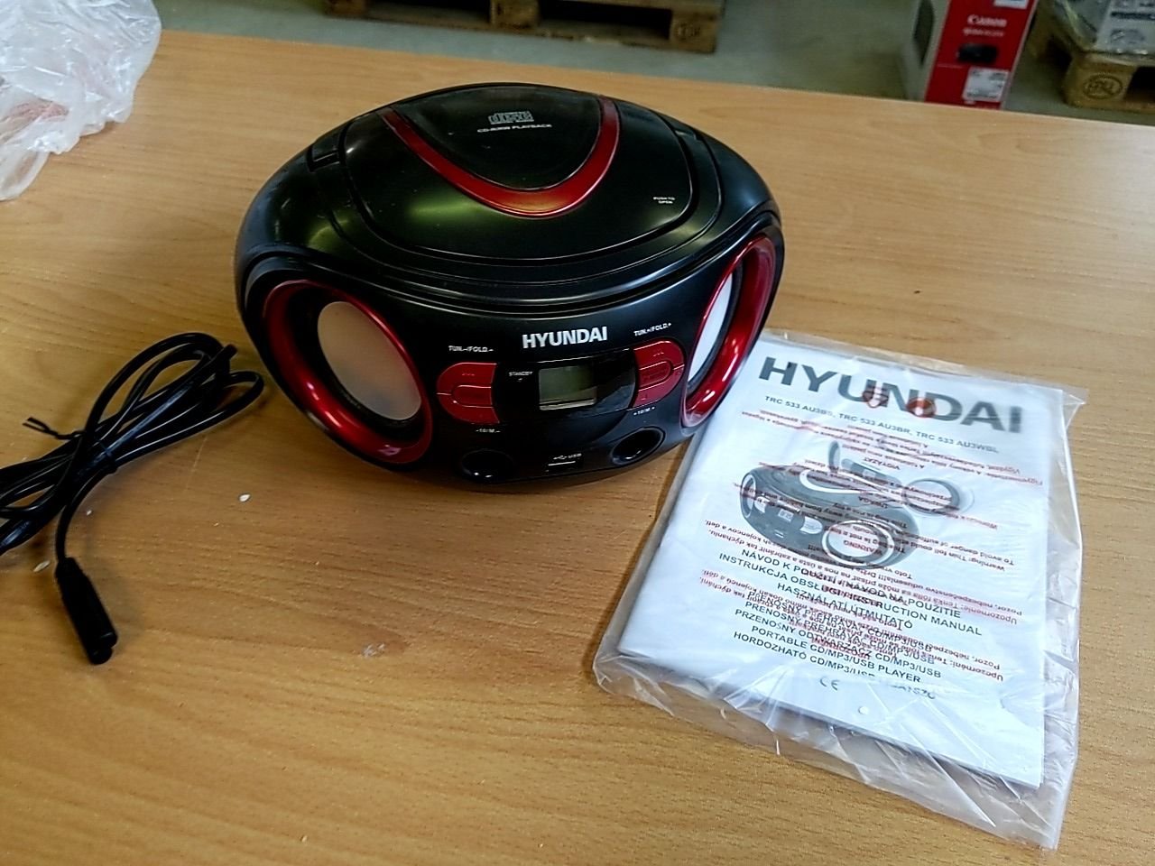 Přenosné rádio s CD/MP3/USB Hyundai TRC 533 AU3 BR