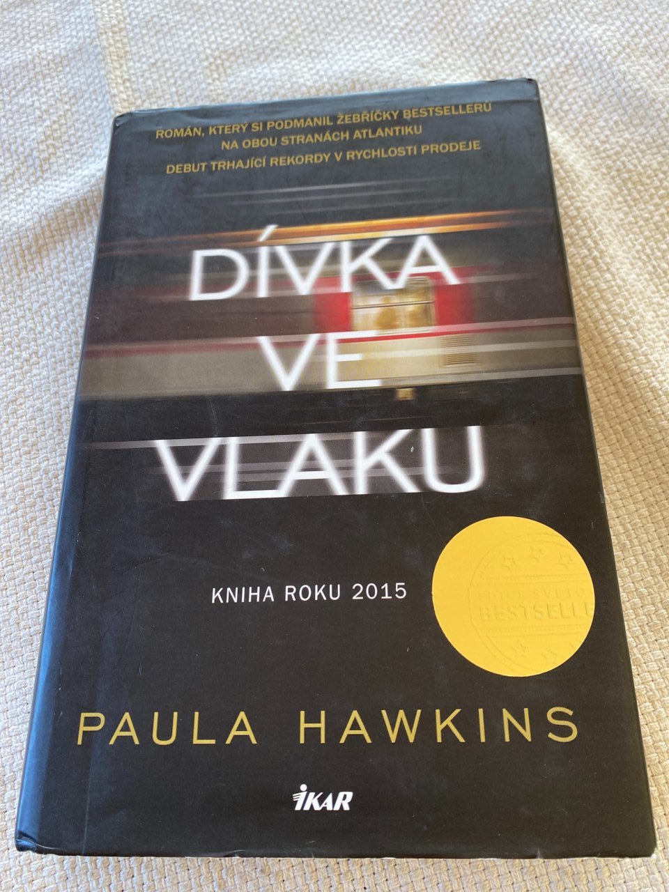 Knihá Dívka ve vlaku Paula Hawkins