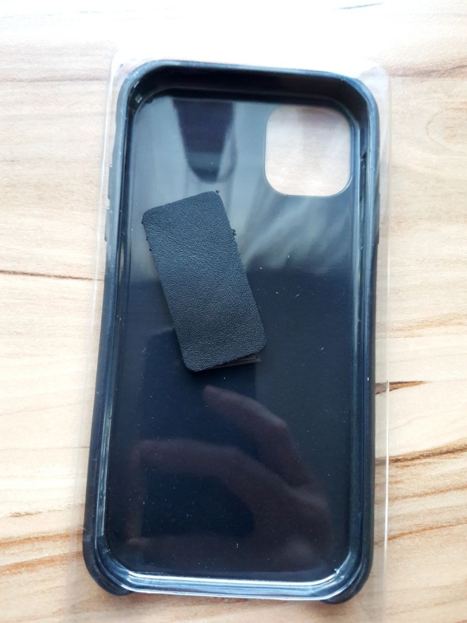 Ochranný kožený obal pro iPhone 6.1. 2019, černý  