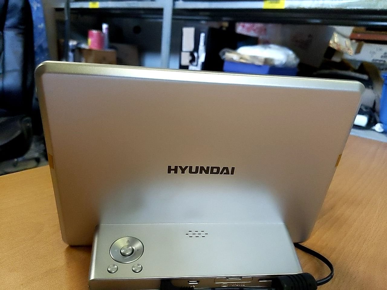 Fotorámeček digitální Hyundai LF 930 S MULTI, 8" displej, SD/MMC, USB, stříbrný