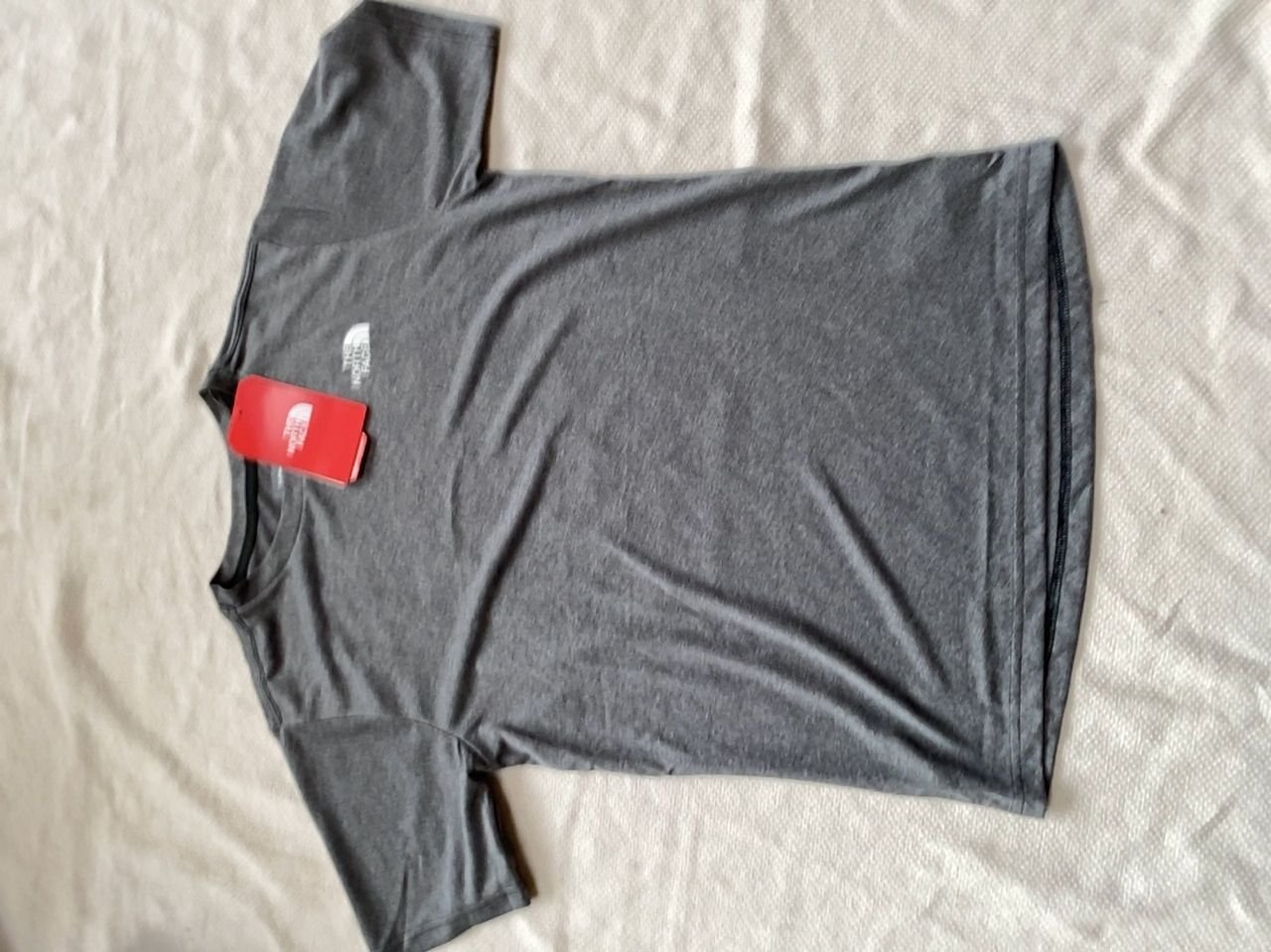 Tričko The North Face Velikost L (14-16)