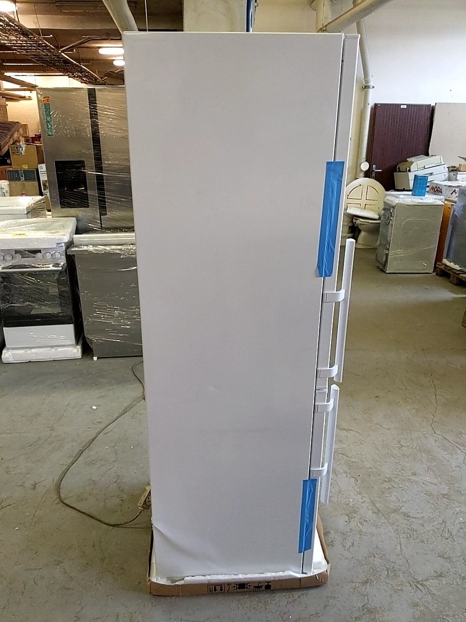 Kombinovaná chladnička Electrolux LNT4TF33W1