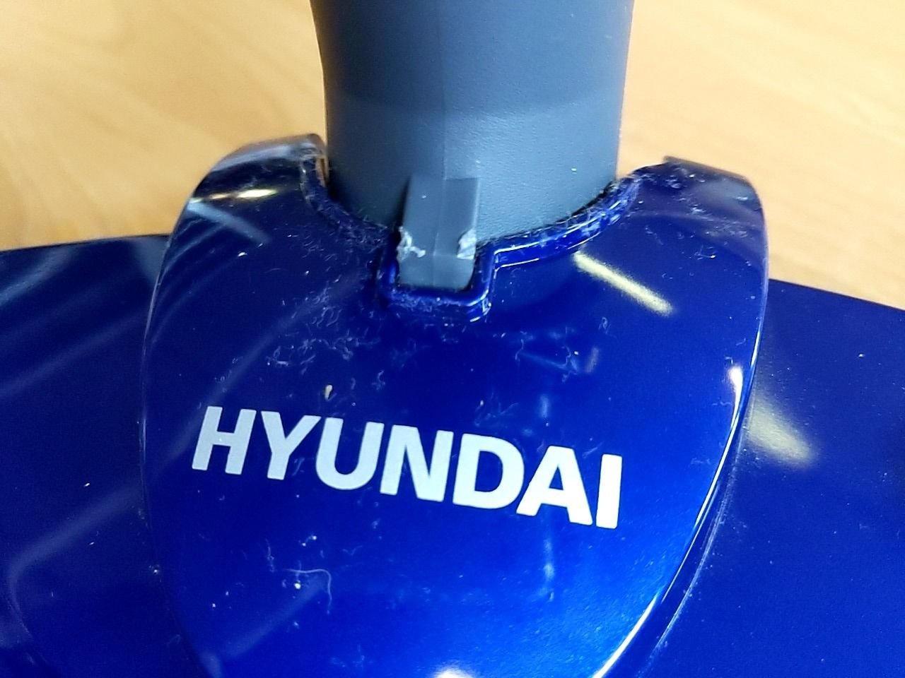 Tyčový vysavač Hyundai VC 020B