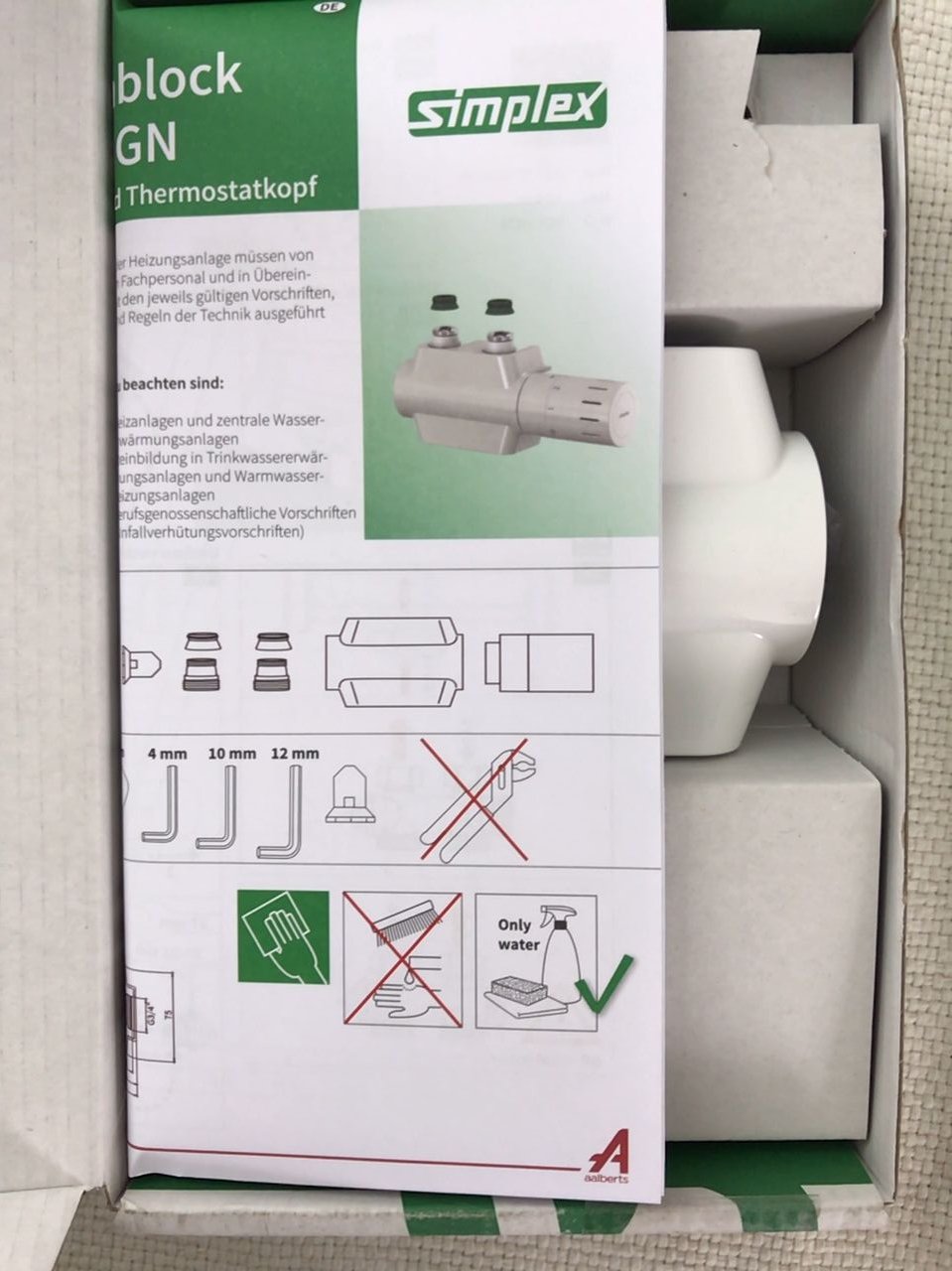 Připojovací šroubení s integrovaným termostatickým ventilem Simplex F12160