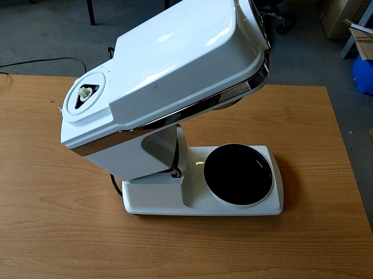 Kuchyňský robot Philco PHSM 9000