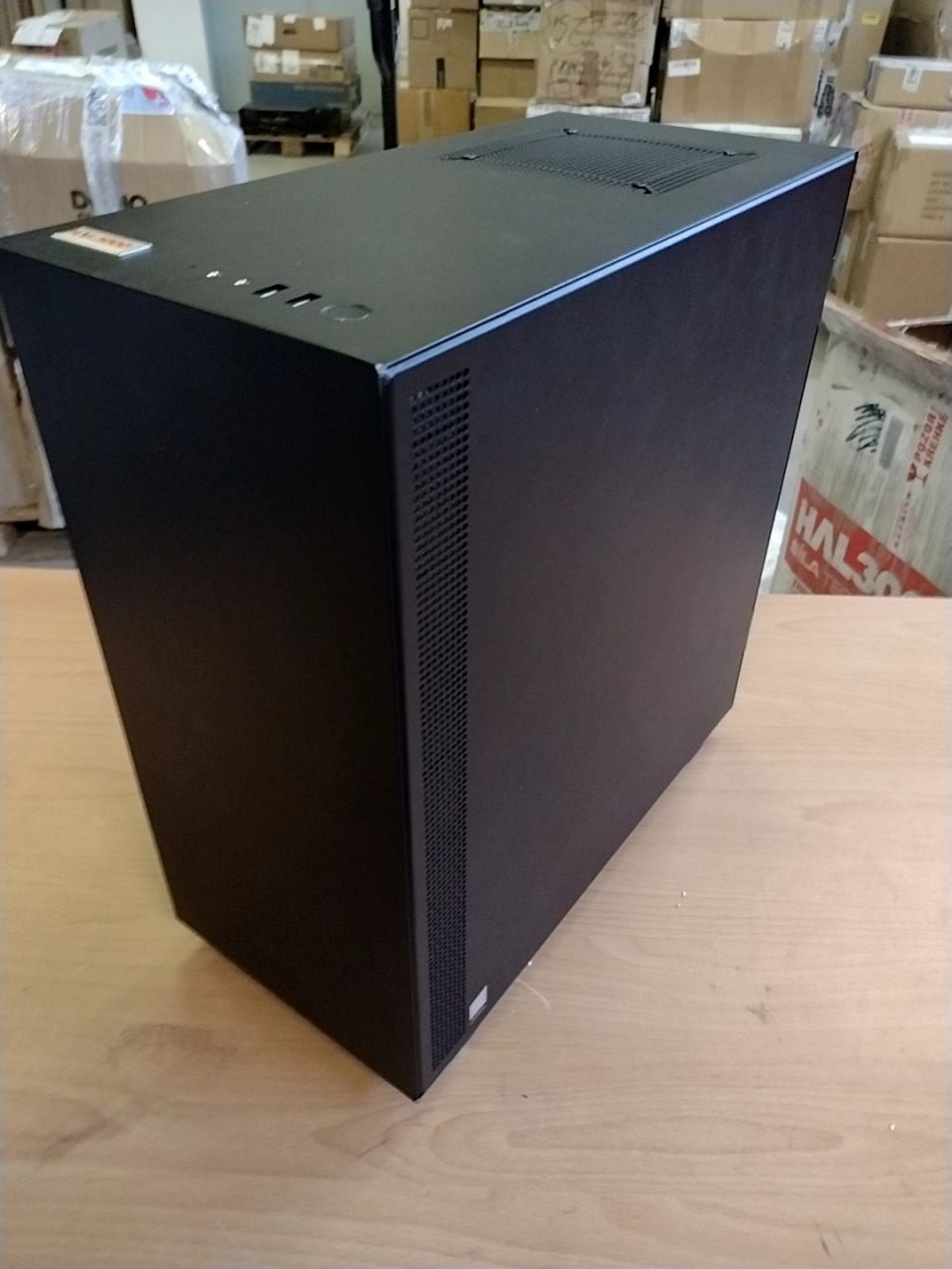Počítačová skříň NZXT H510 Elite