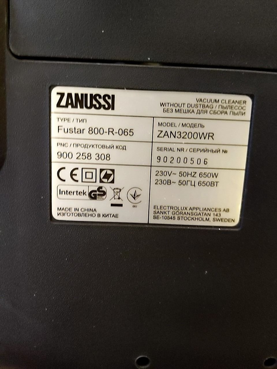 Vysavač Zanussi ZAN3200WR