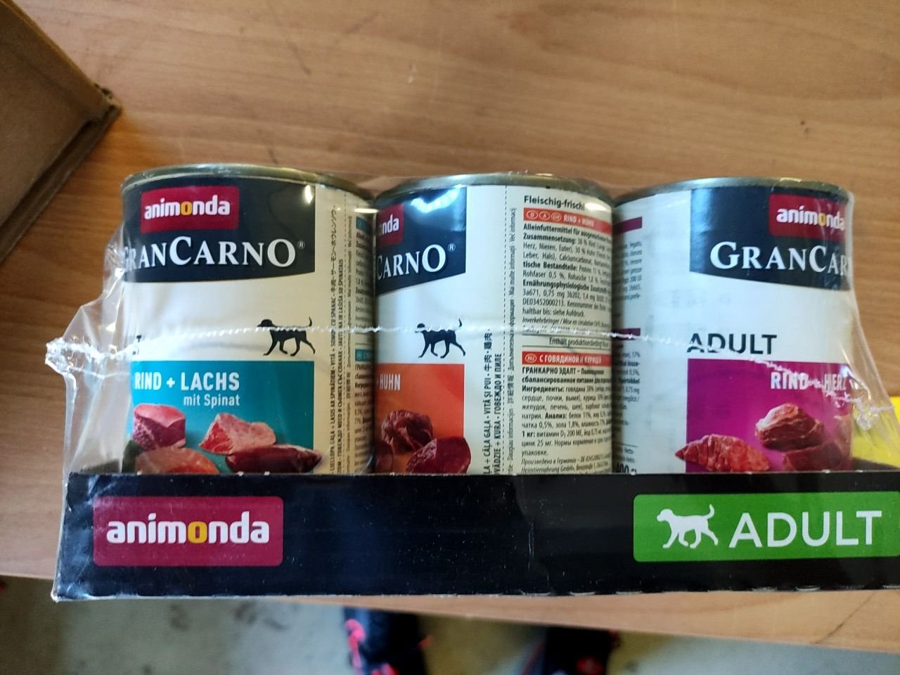 Kompletní krmivo pro dospělé psy- míchané balení Gran Carno 6 x 400 g