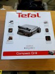 Malý kompaktní gril vhodný pro celoroční grilování Tefal Compact 600 Classic GC305012