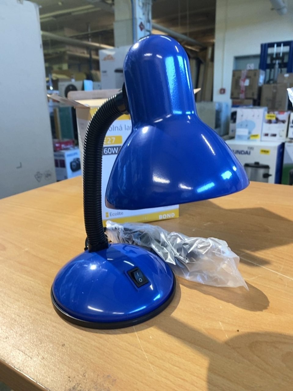 Stolní lampa- modrá barva Bond L077-MO, E27