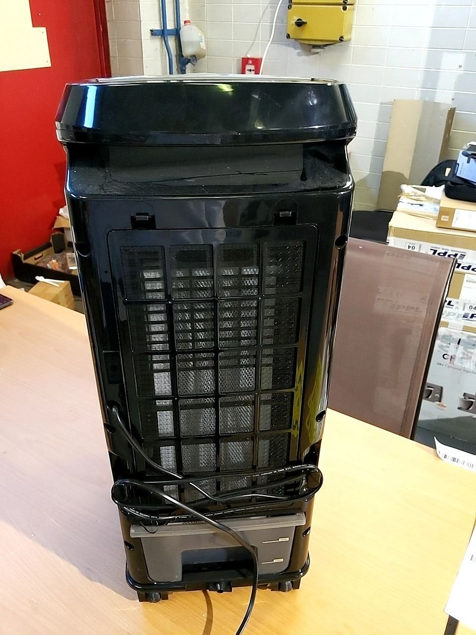 3v1 Ventilátor, ochlazovač a čistič vzduchu s dálkovým ovládáním AEG LK 5689 černá