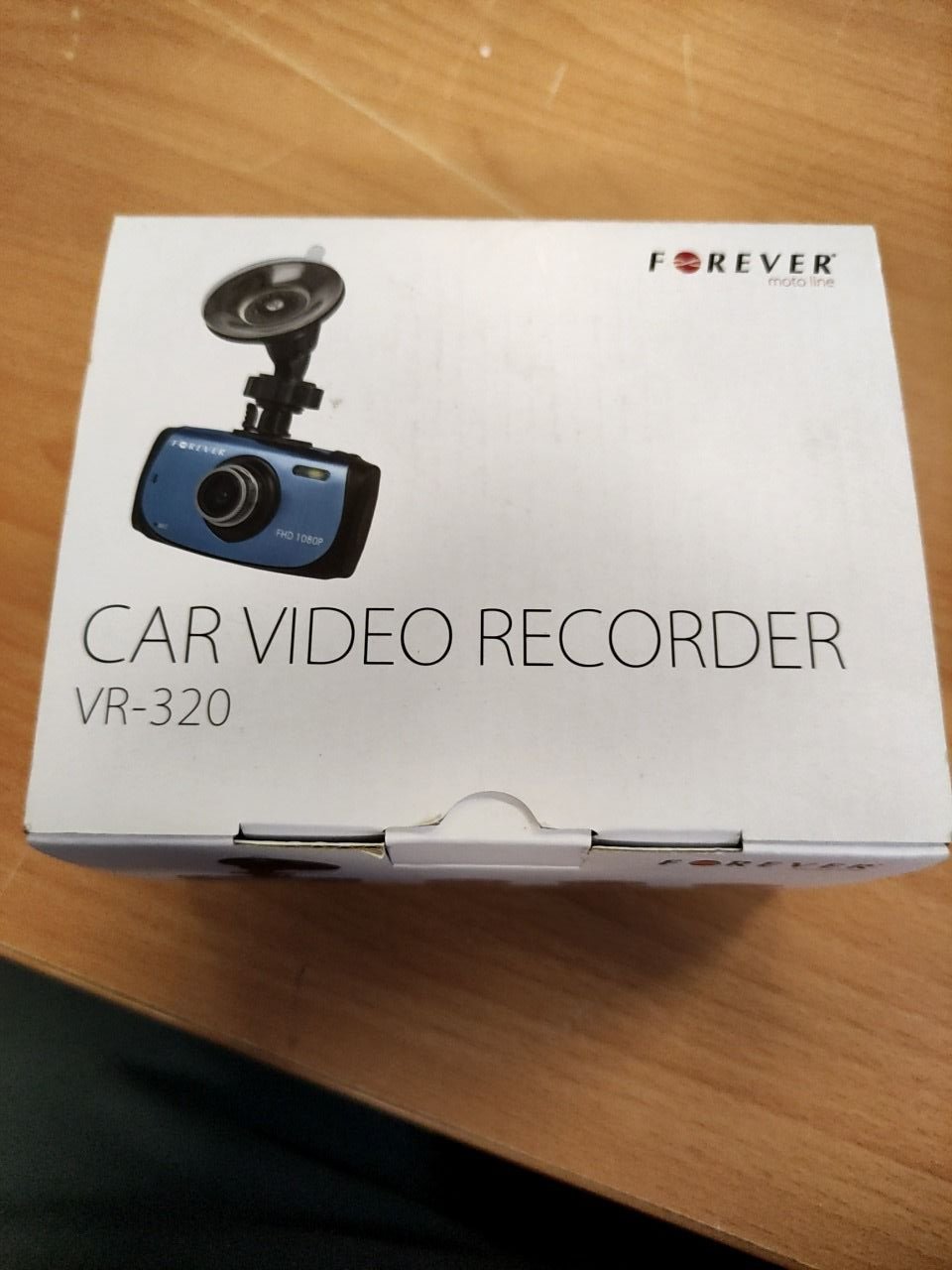 Záznamová kamera do auta s Full HD rozlišením 1920 × 1080. Forever VR-320