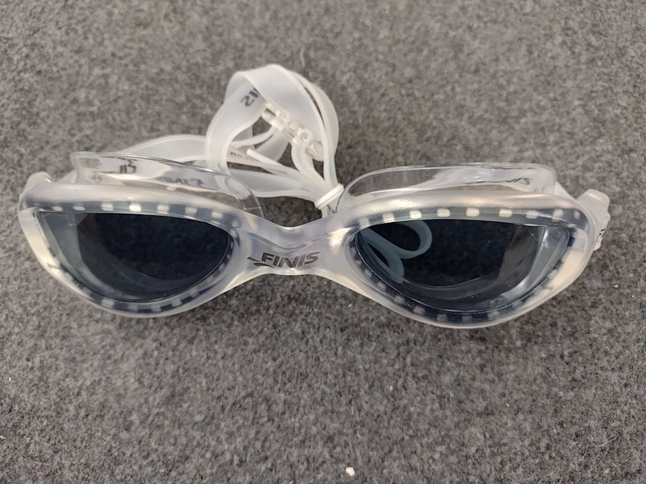 Plavecké brýle - transparent/tmavé FINIS Energy Clear/Smoke