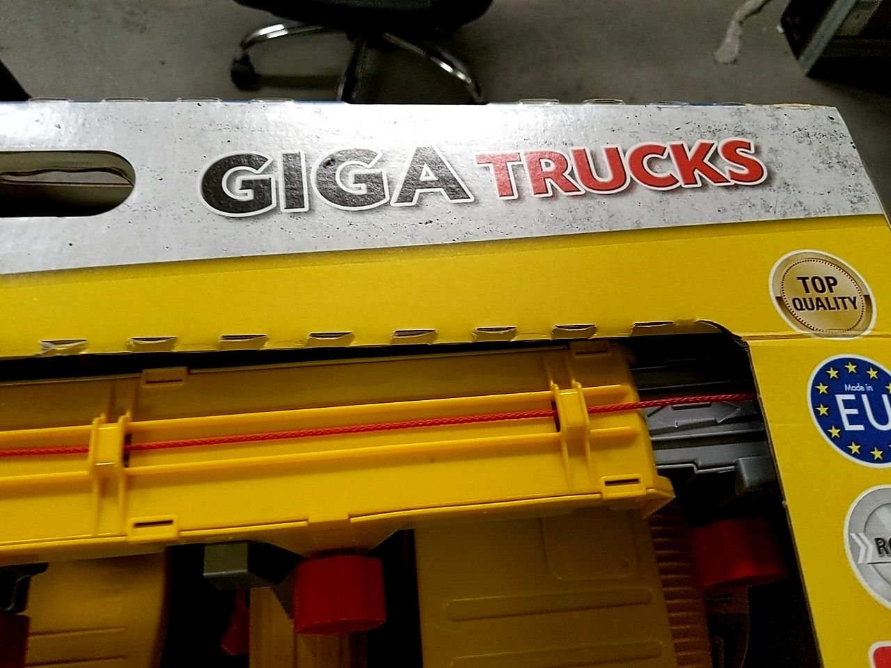 Mechanicky funkční autojeřáb se 6 koly Lena Giga Trucks