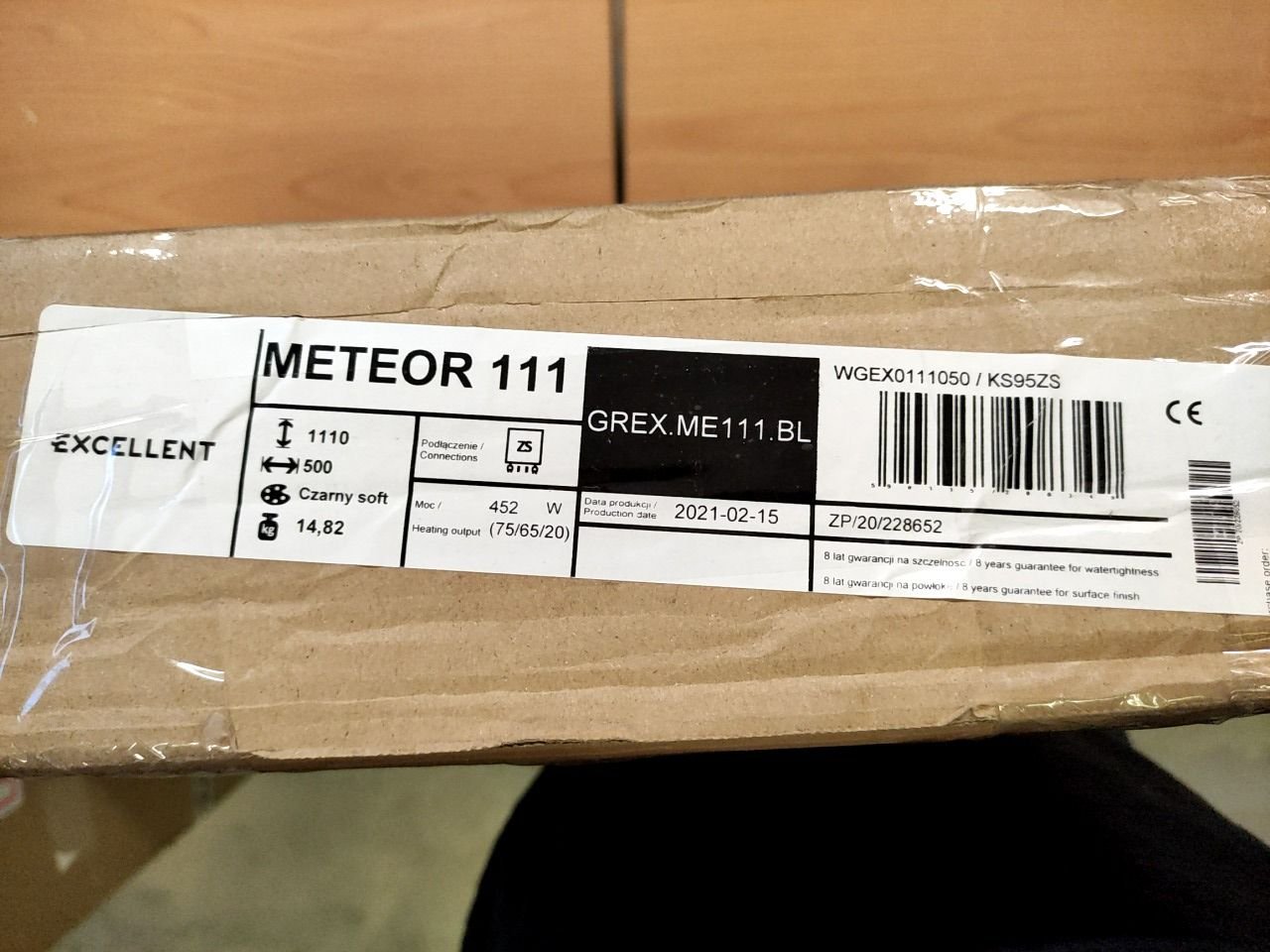 Otopné těleso - koupelnový radiátor METEOR 111 cm černá 