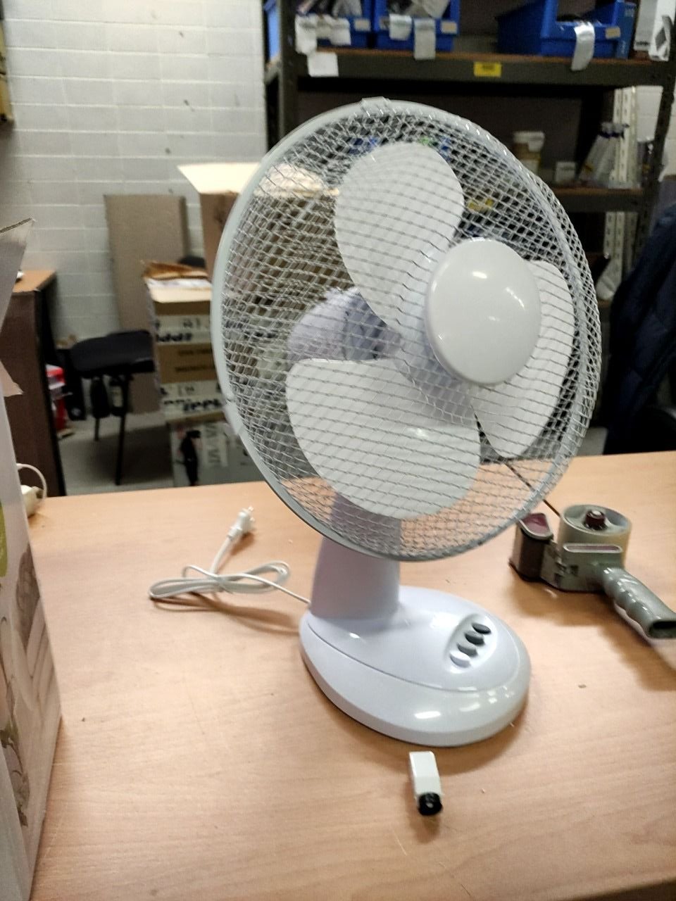 Stolní ventilátor se 2 rychlostmi, 22W Nedis 