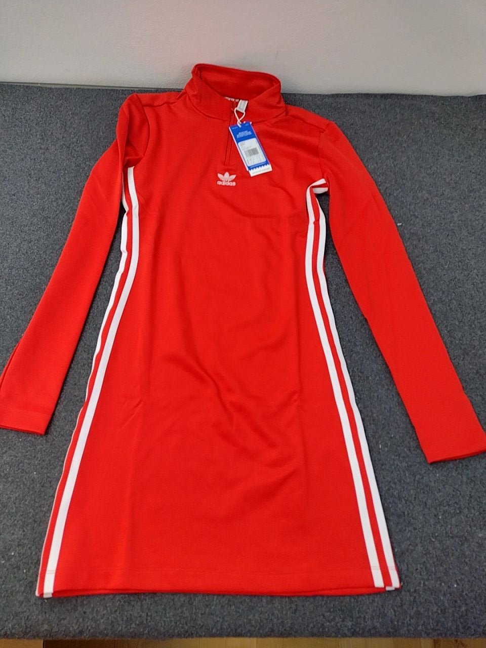 Dámské šaty Adidas Adidas Velikost 36