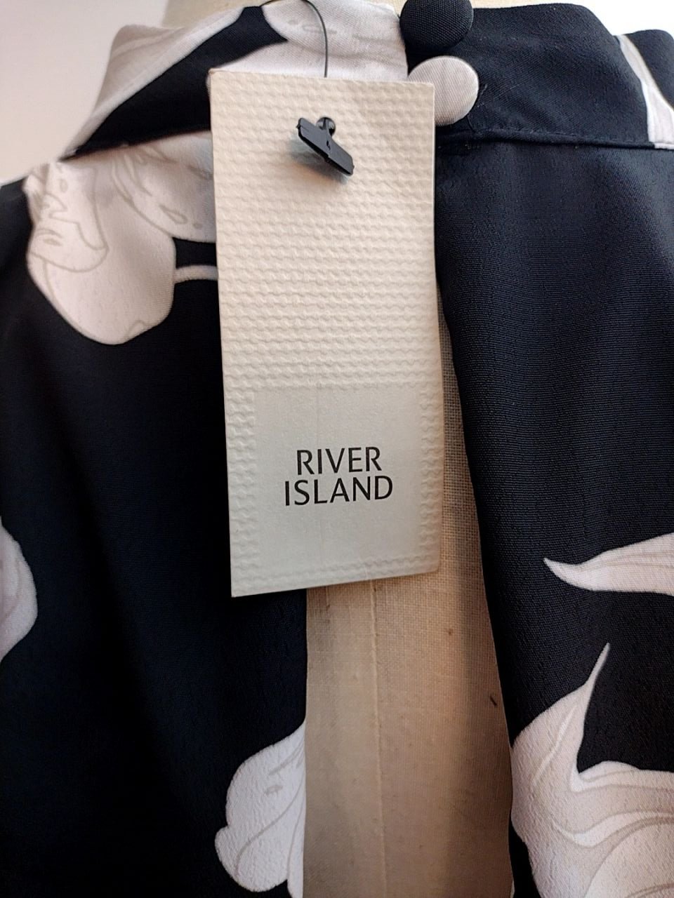 Dámské šaty se stojáčkem River Island vel. 34