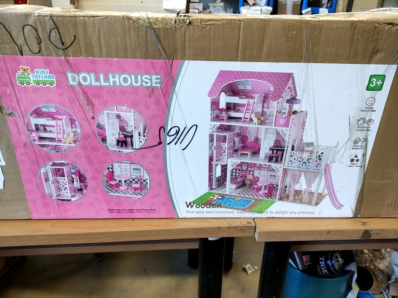 Dřevěný domeček pro barbíny Dollhouse
