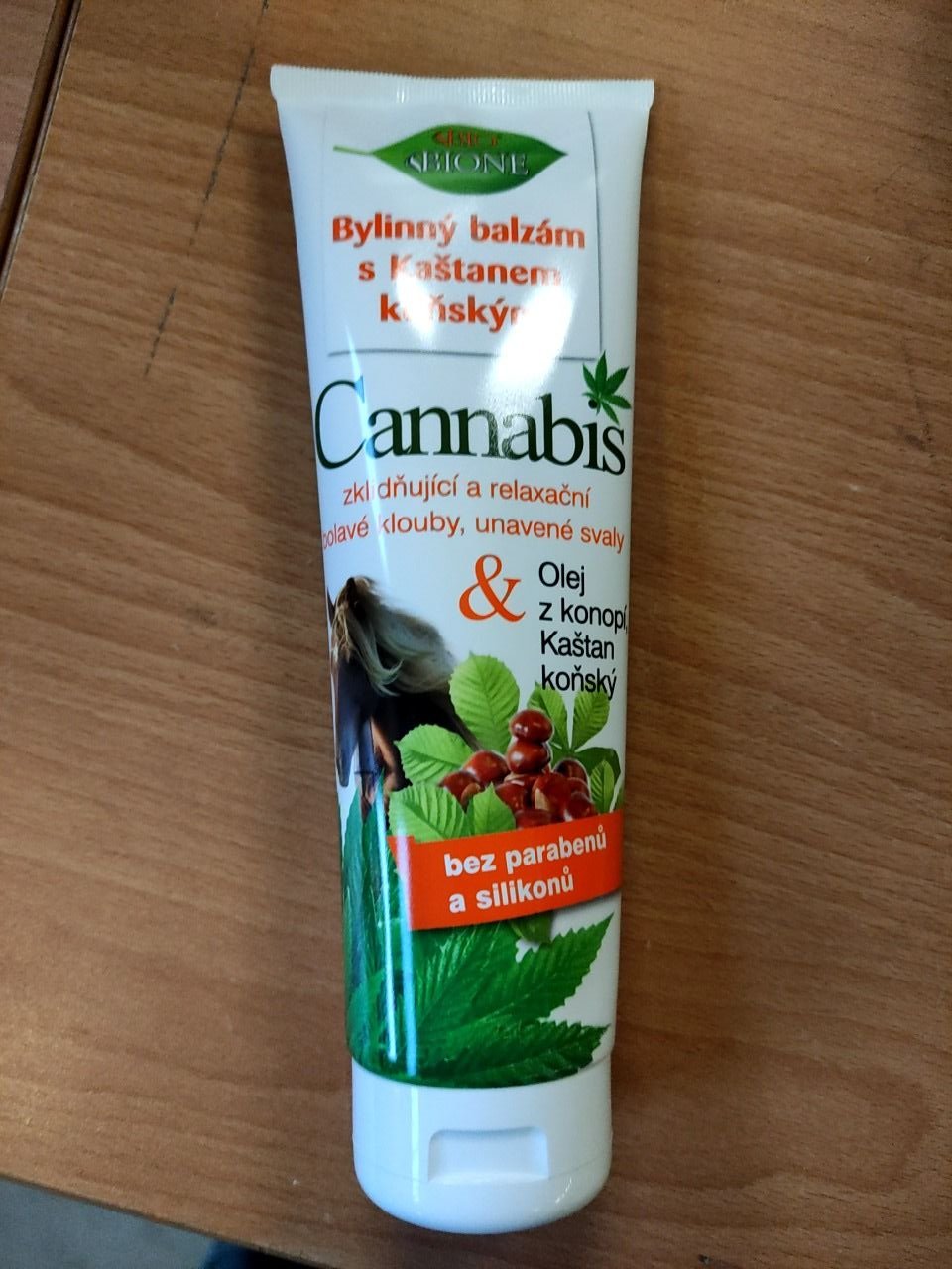 Bylinný balzám na bolavé klouby a svaly Cannabis 300 ml