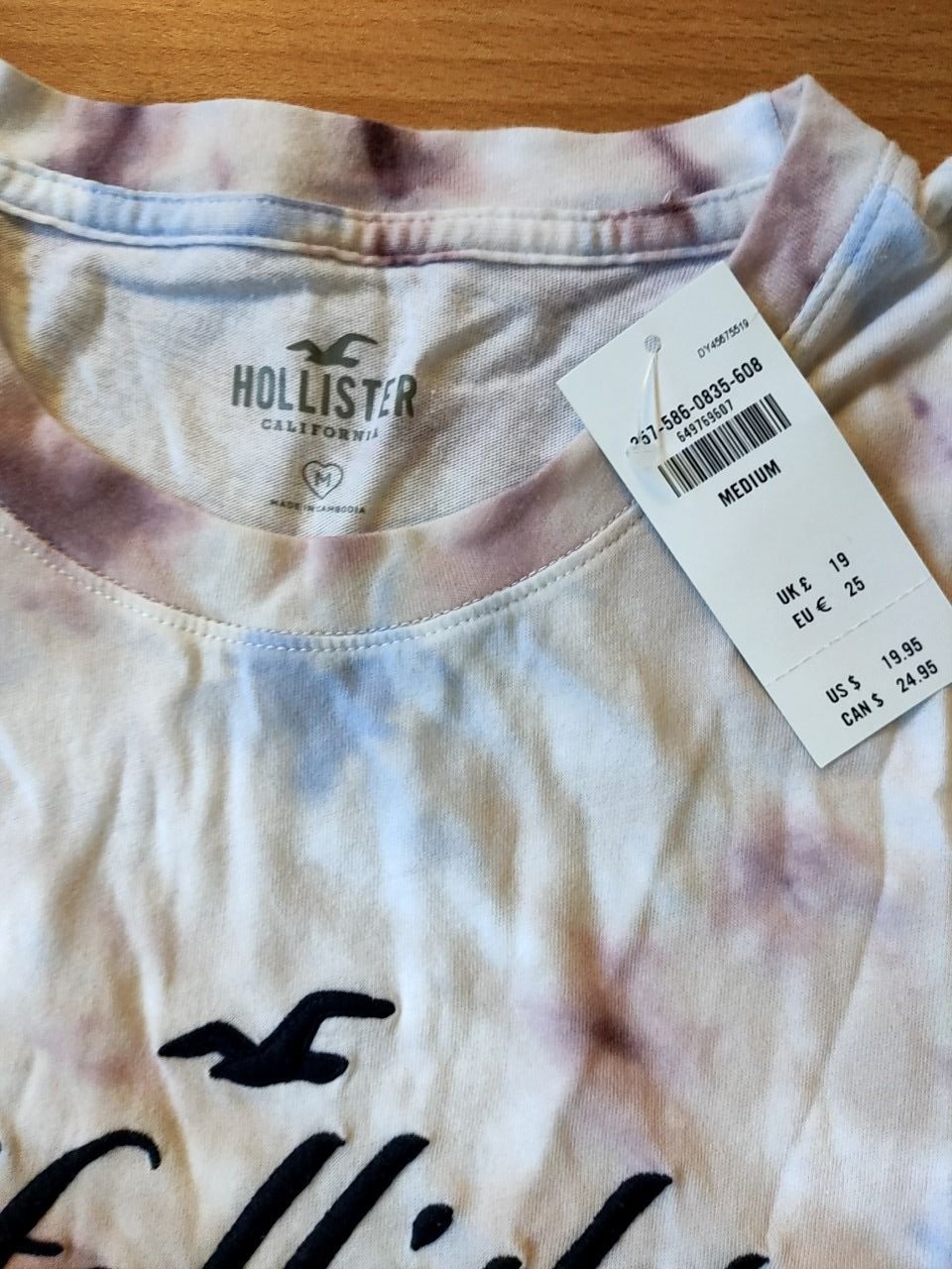 Dámské tričko s krátkým rukávem a nápisem Hollister vel. M