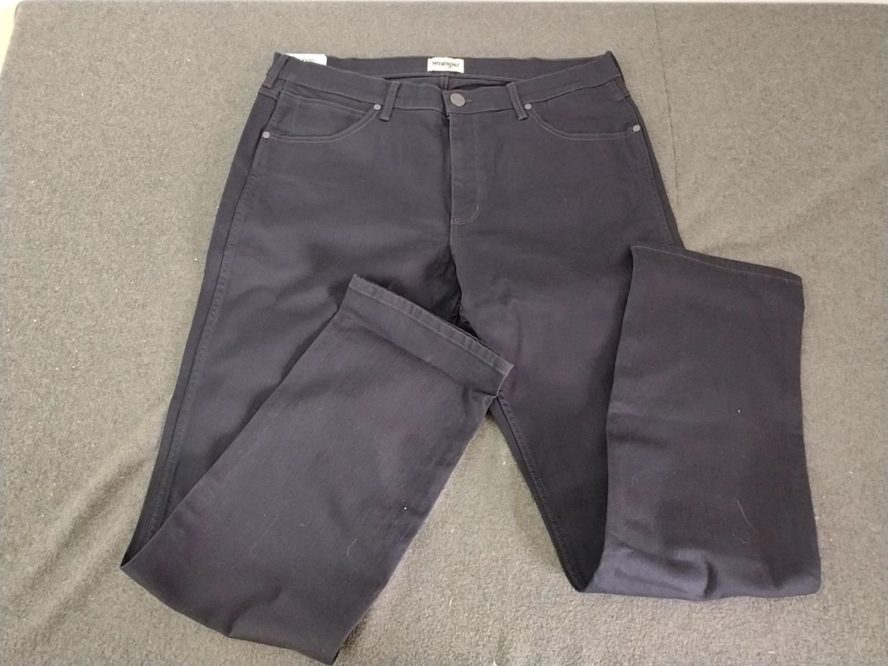 Unisex šedé riflové kalhoty Wrangler Velikost 36/32