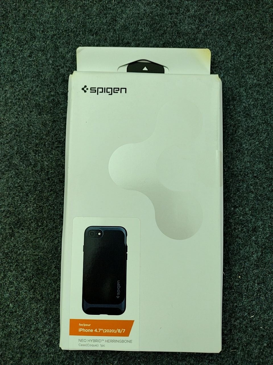 Zadní ochranný kryt pro mobilní telefon Spigen iPhone 4.7"(2020)/8/7