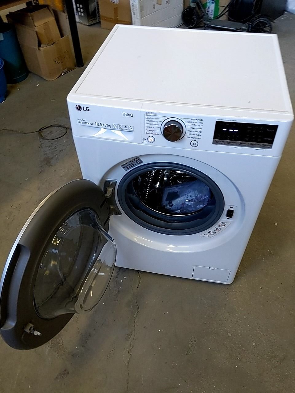 Pračka se sušičkou- kapacita praní 10,5 kg / sušení 7 kg LG F4DV710H1E