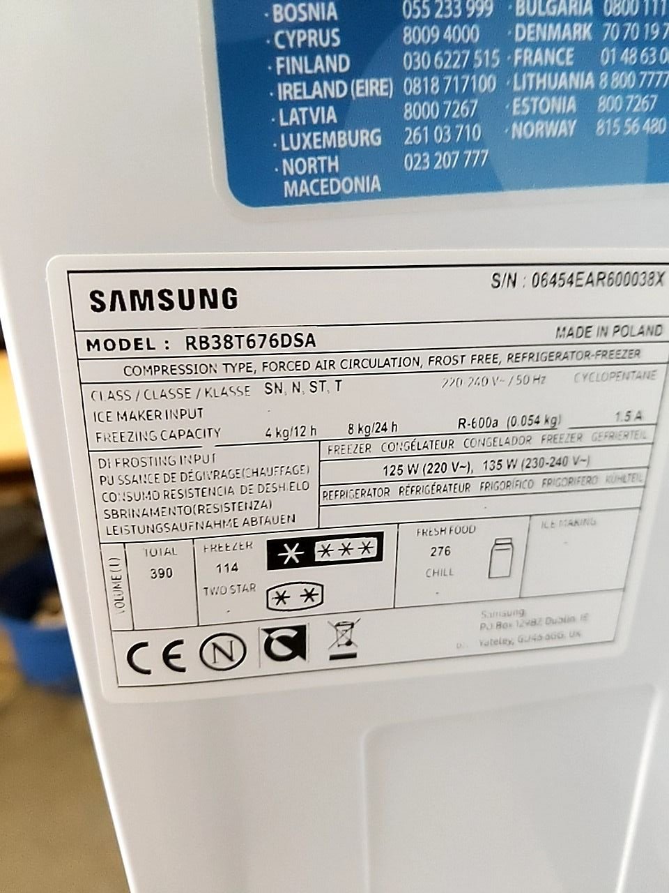 Chladnička s mrazničkou Samsung RB38T676DSA