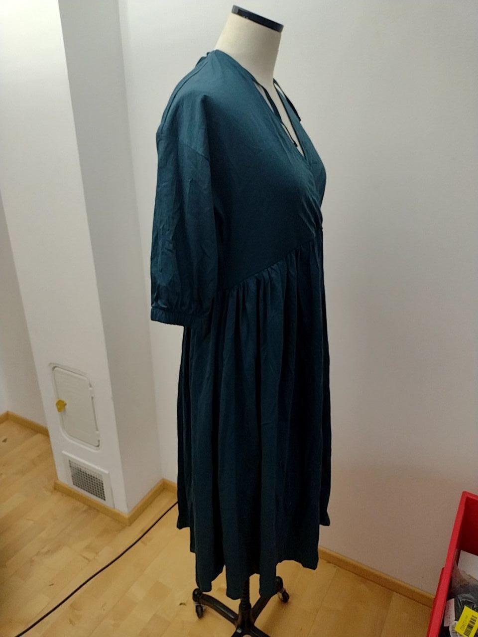Dámské šaty Asos Vel. 38