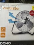 Podlahový ventilátor o průměru 30 cm DOMO DO8131