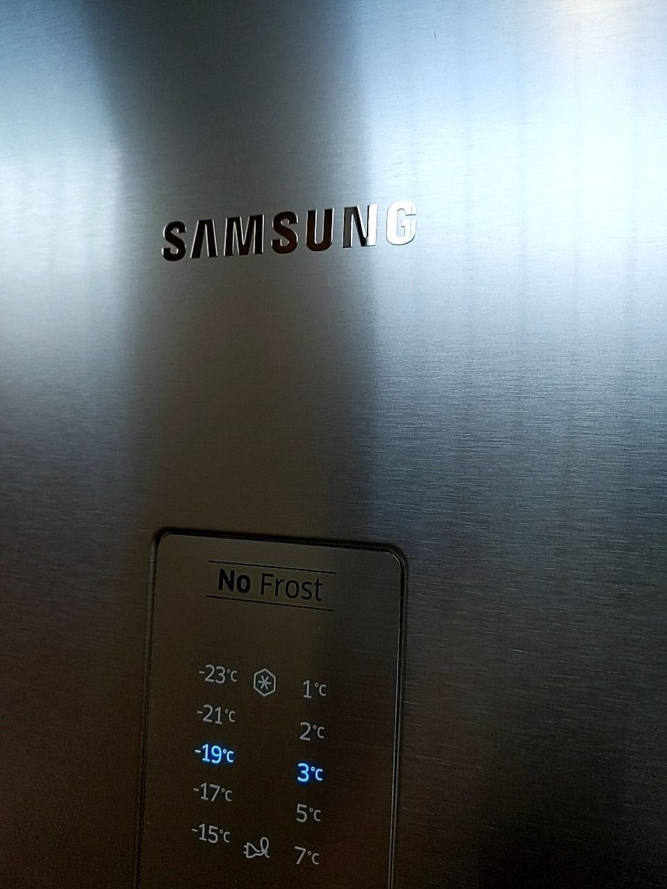 Lednice s mrazákem dole SAMSUNG RB37J544VSL