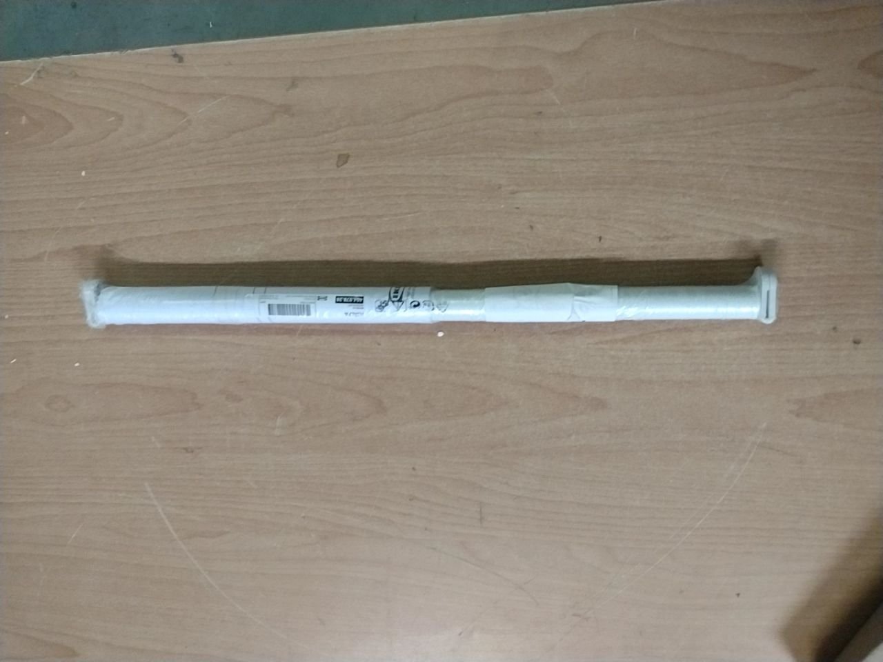 Nastavitelná šatní tyč Ikea HJÄLPA
