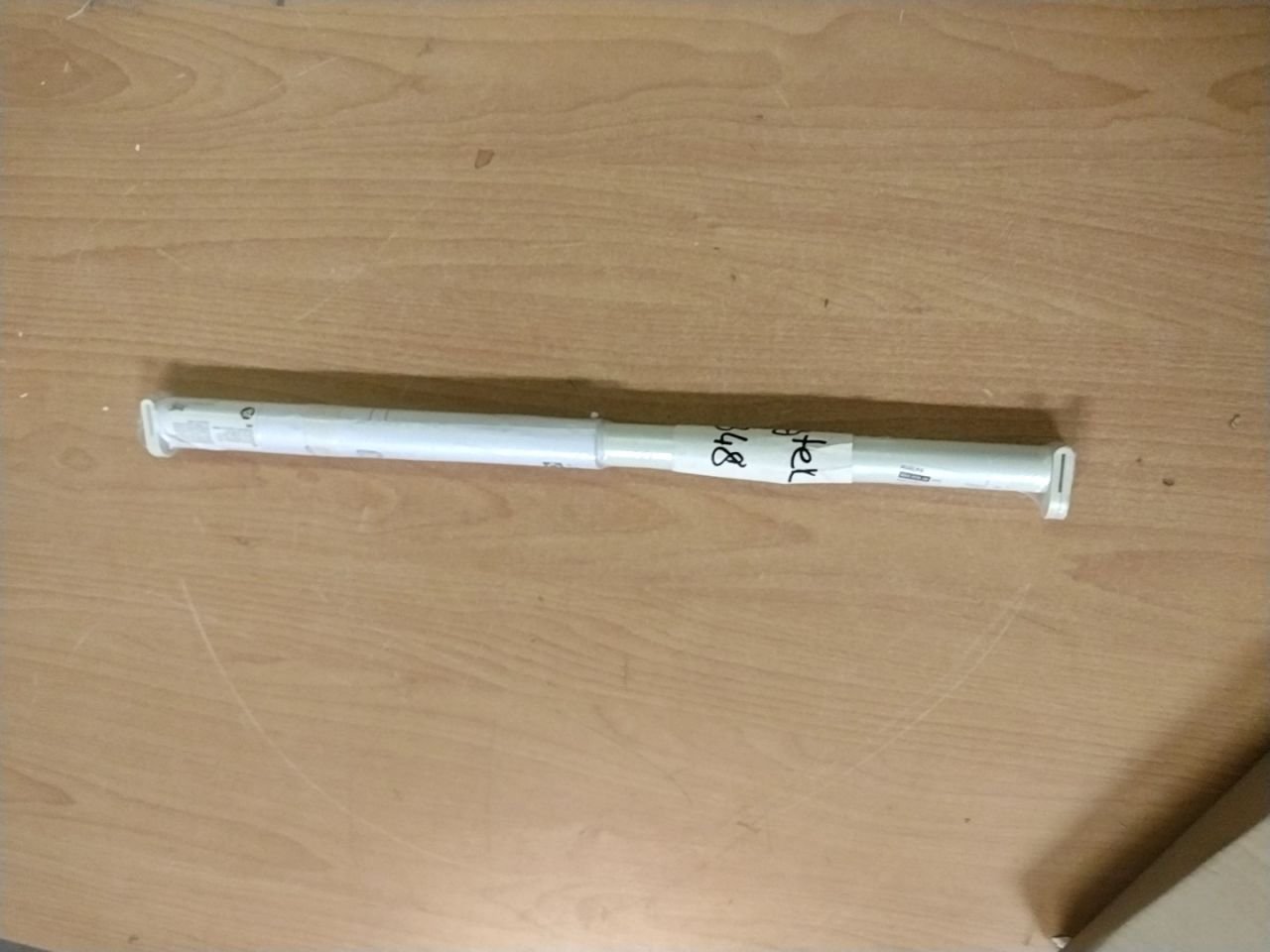 Nastavitelná šatní tyč Ikea HJÄLPA
