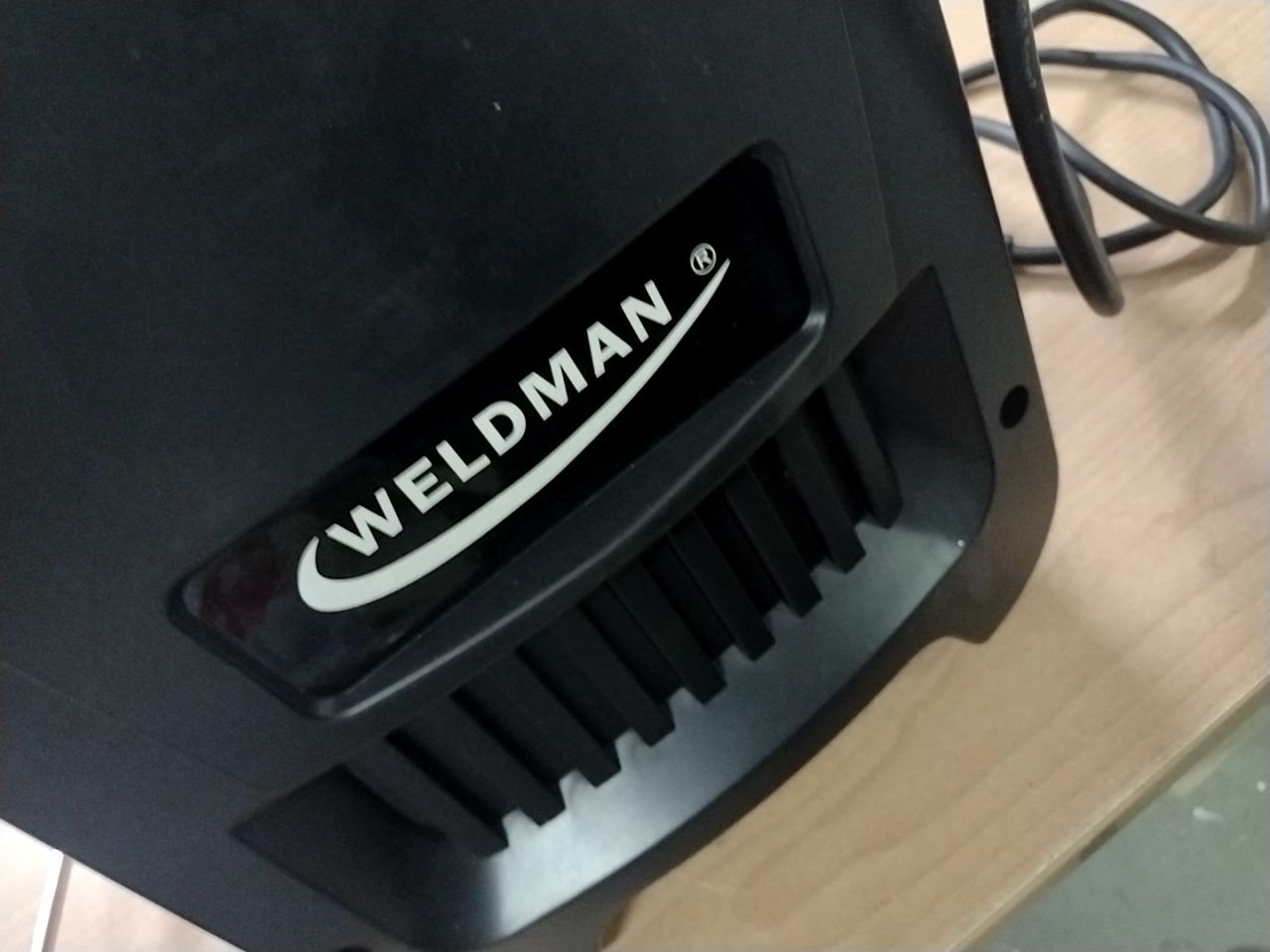 Startovací nabíječka Weldman START 650