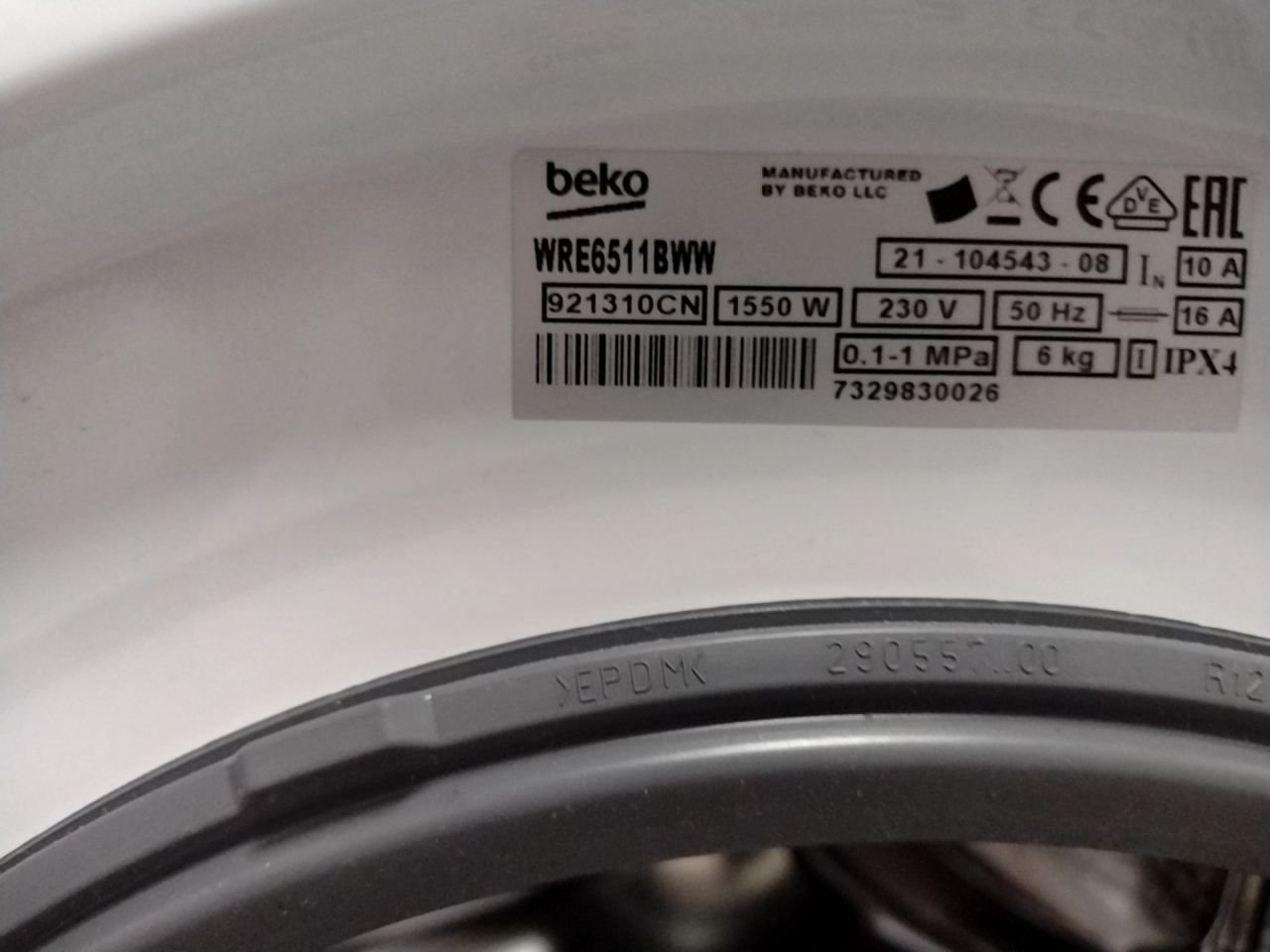 Volně stojící pračka s předním plněním Beko WRE 6511 BWW