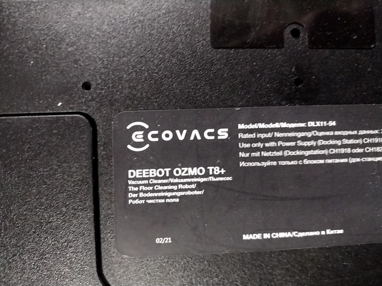 Robotický vysavač Ecovacs Deebot OZMO T8+