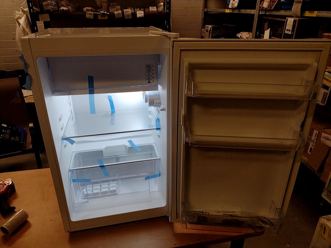 Jednodveřová lednice Orava RGO-101 AW