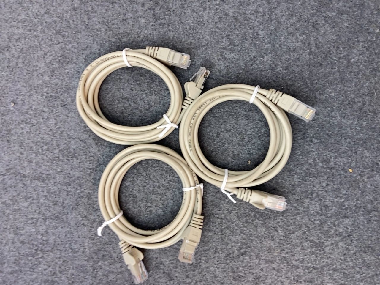 Internetové kabely  3 ks