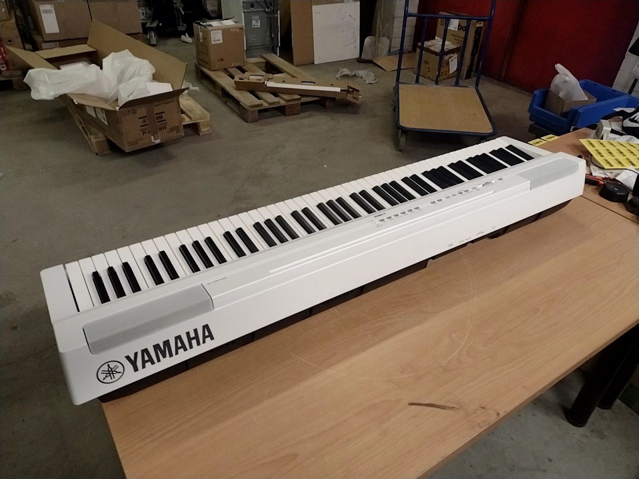 Digitální piana Yamaha P-125aWH