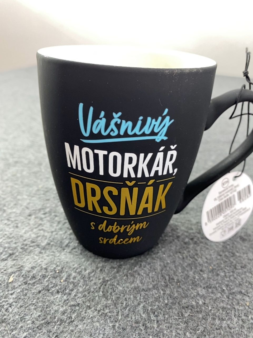 Dárkový hrneček- Vášnivý motorkář, drsňák s dobrým srdcem Albi