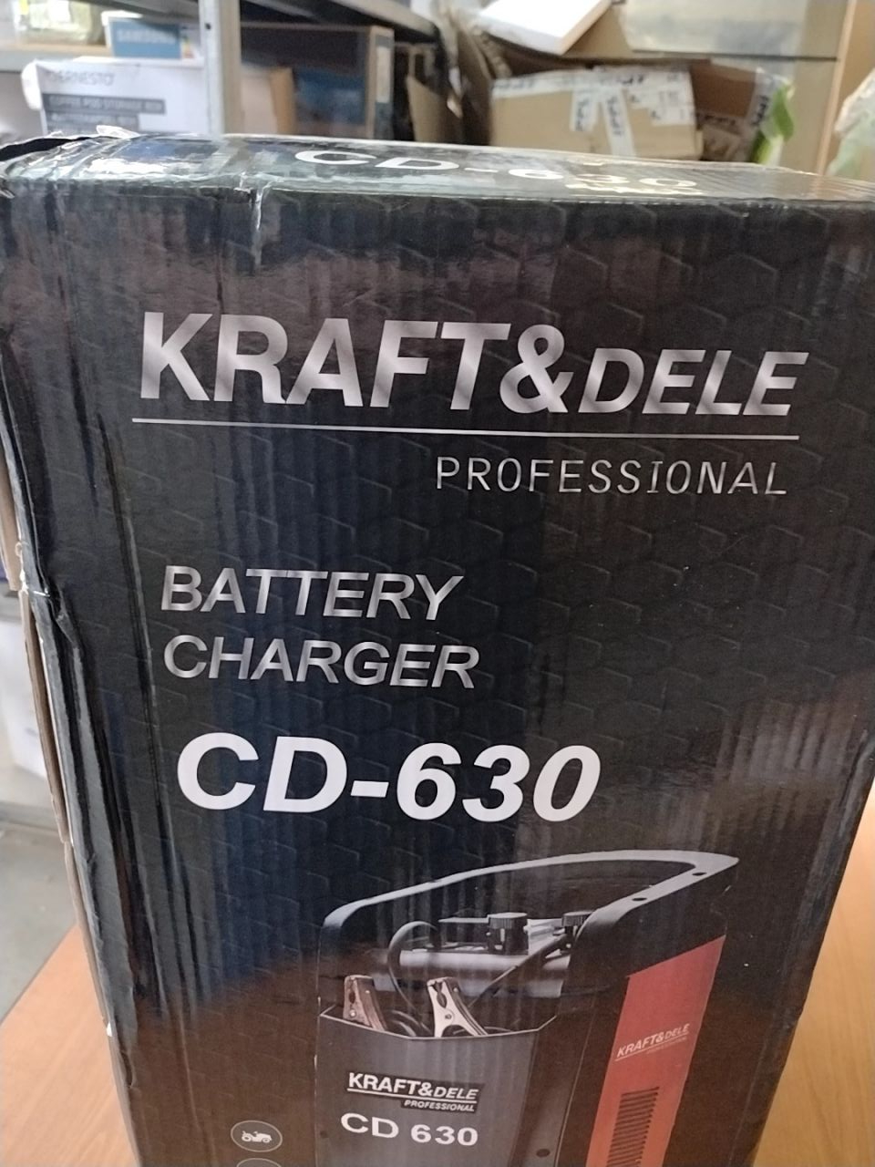Nabíječka autobaterií – startovací vozík Kraft & Dele CD-630