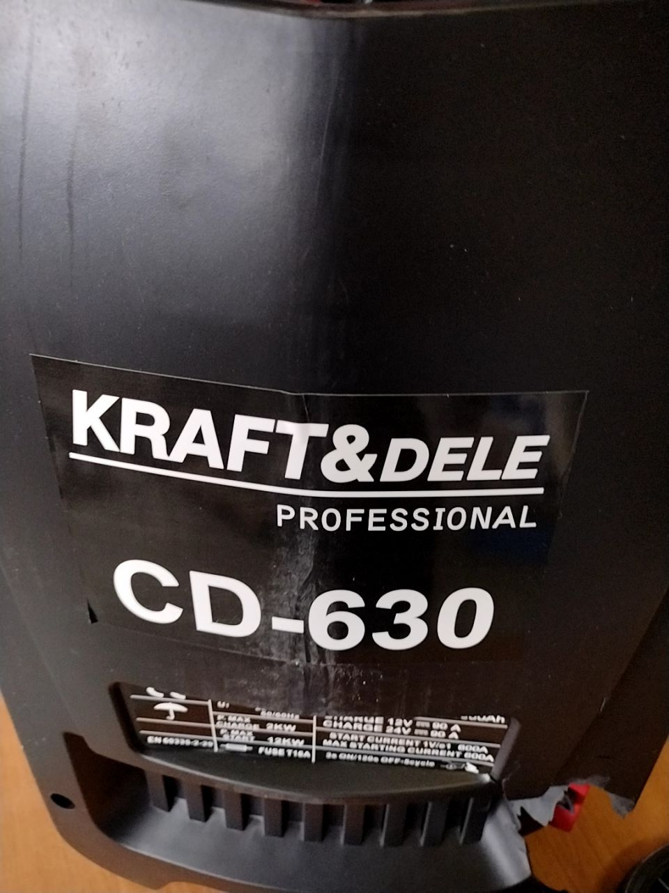Nabíječka autobaterií – startovací vozík Kraft & Dele CD-630