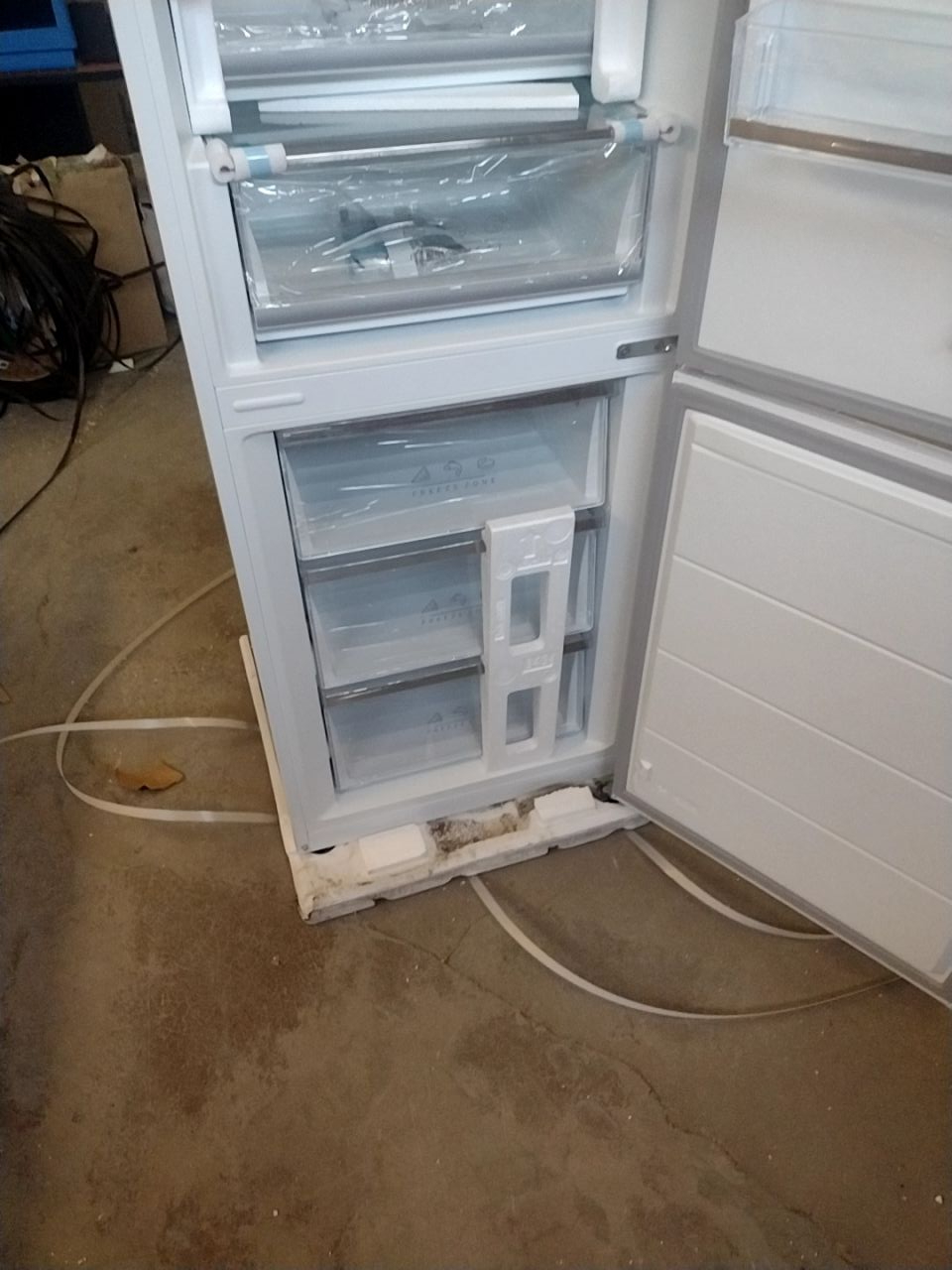 Volně stojící chladnička LORD C18